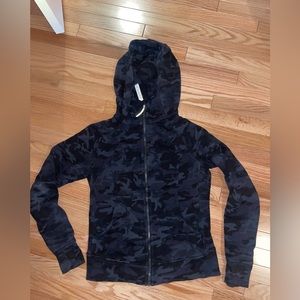 Lululemon scuba hoodie size 8. Worn only once or twice- like new.